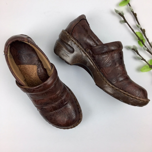 Born Shoes - BORN Embossed Vegan Leather Peggy Clogs Size 6.5